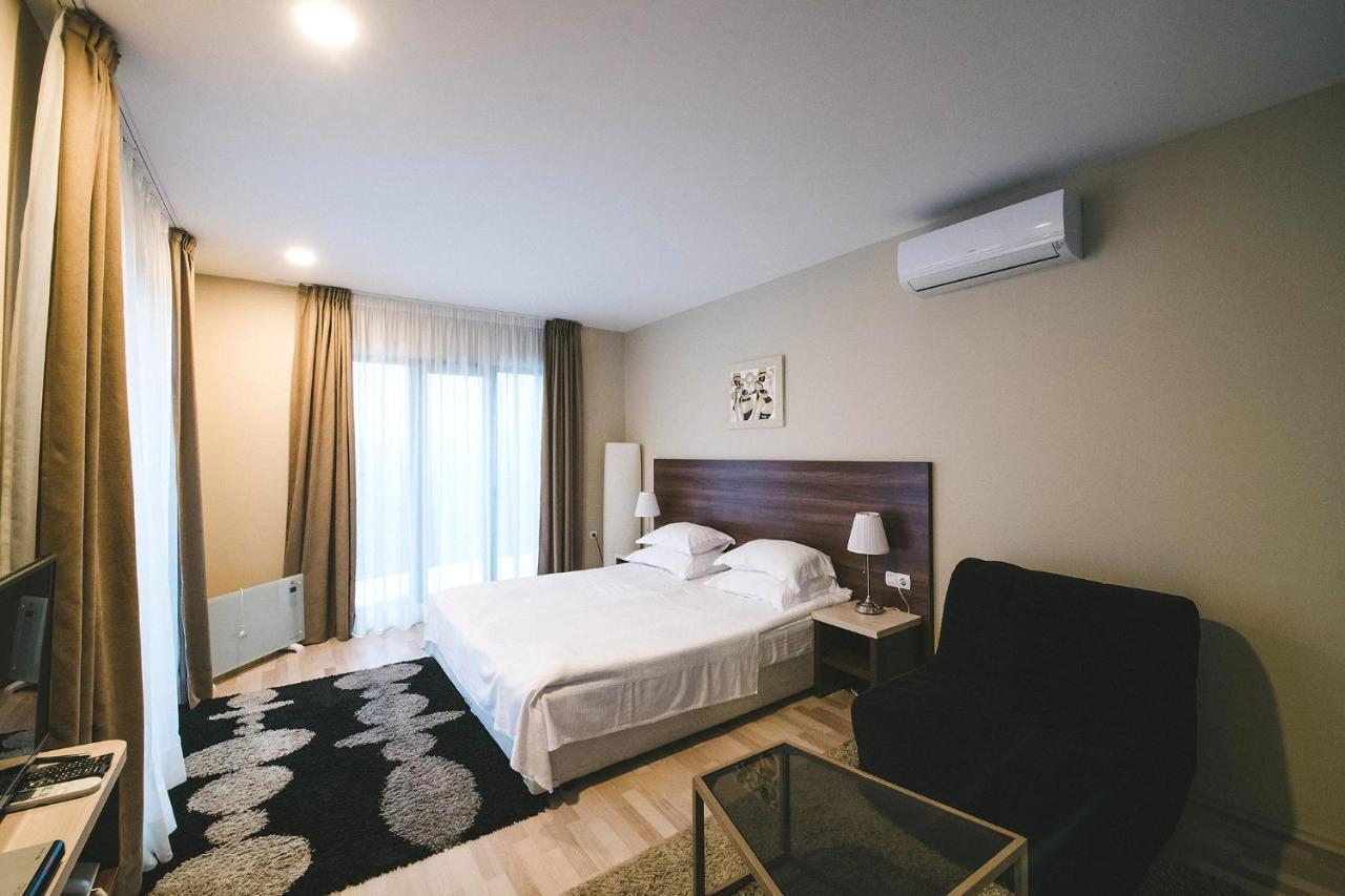 Hotel Villa Ekaterina Vakarel Bagian luar foto