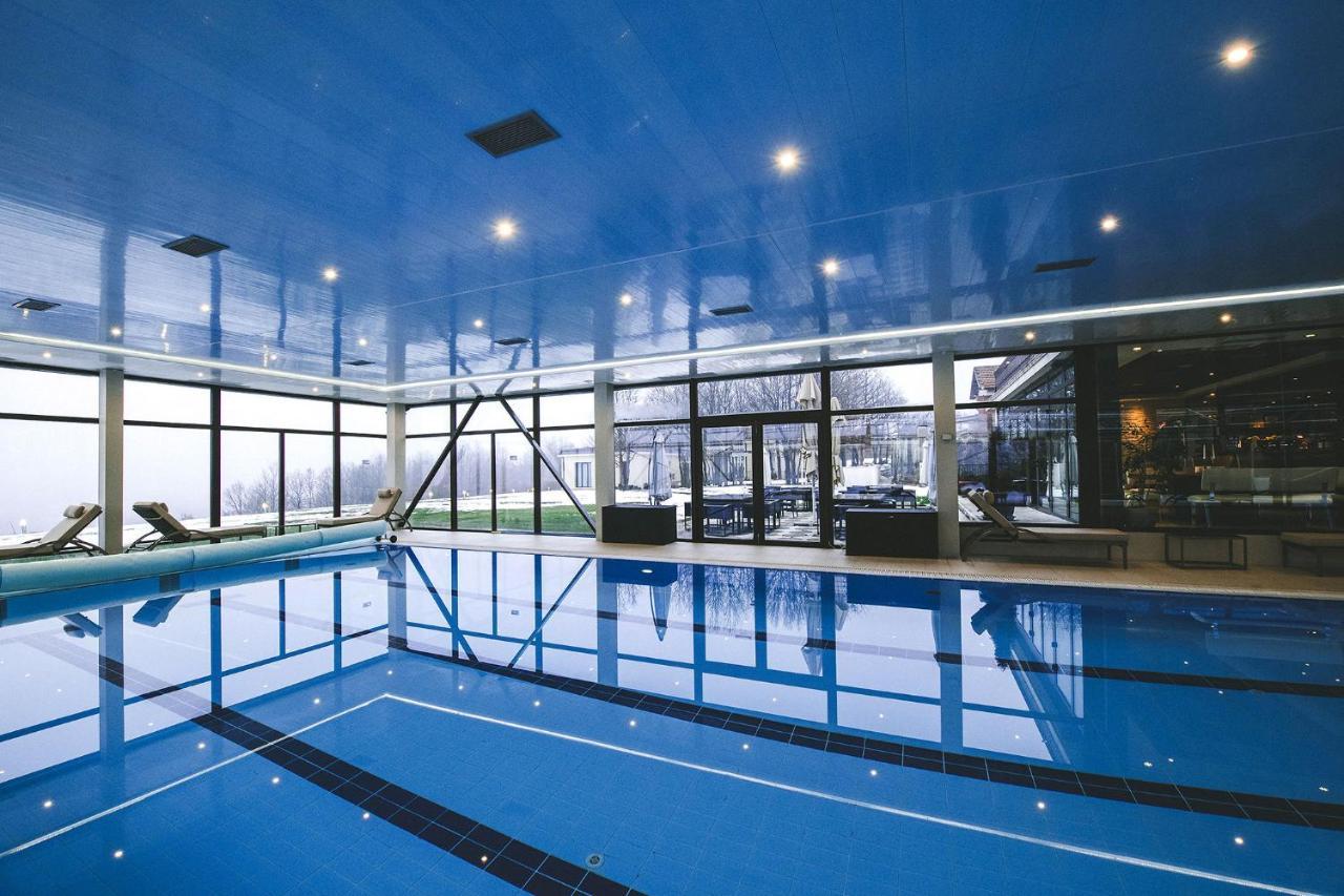 Hotel Villa Ekaterina Vakarel Bagian luar foto