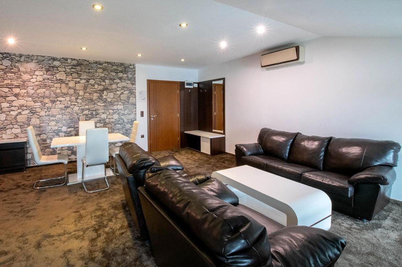 Hotel Villa Ekaterina Vakarel Bagian luar foto
