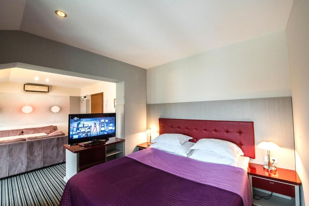 Hotel Villa Ekaterina Vakarel Bagian luar foto