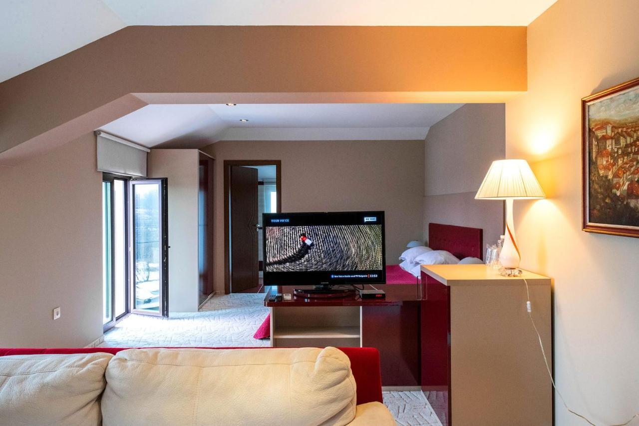 Hotel Villa Ekaterina Vakarel Bagian luar foto