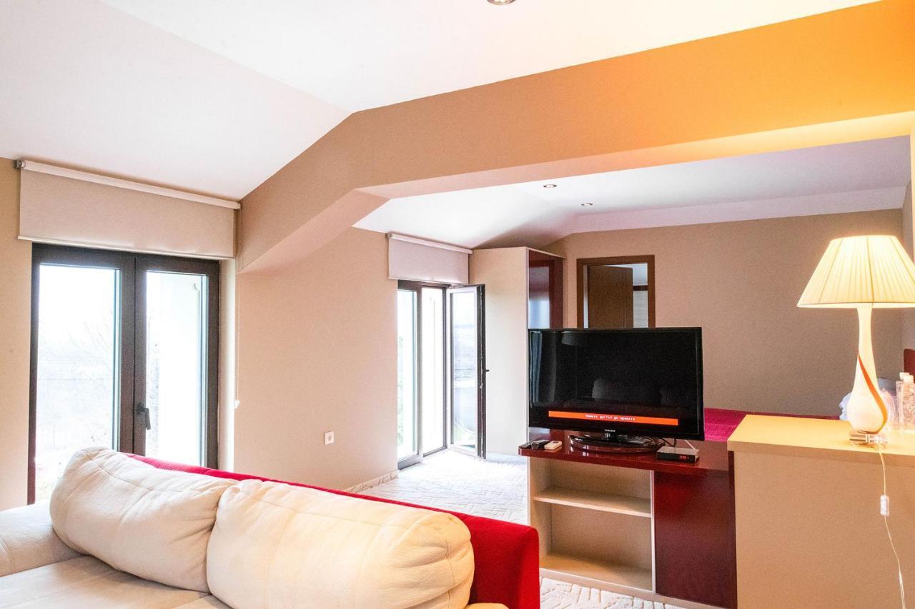 Hotel Villa Ekaterina Vakarel Bagian luar foto
