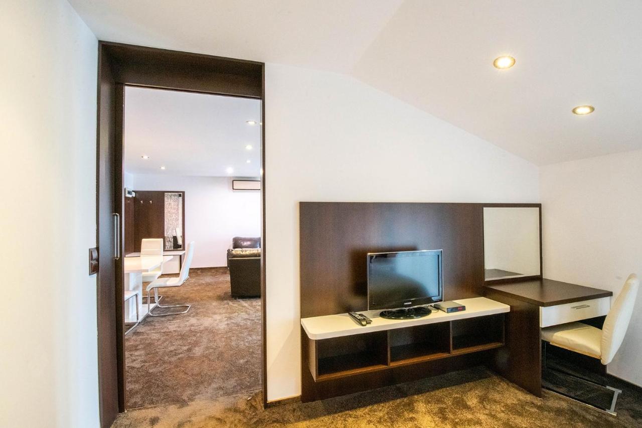 Hotel Villa Ekaterina Vakarel Bagian luar foto